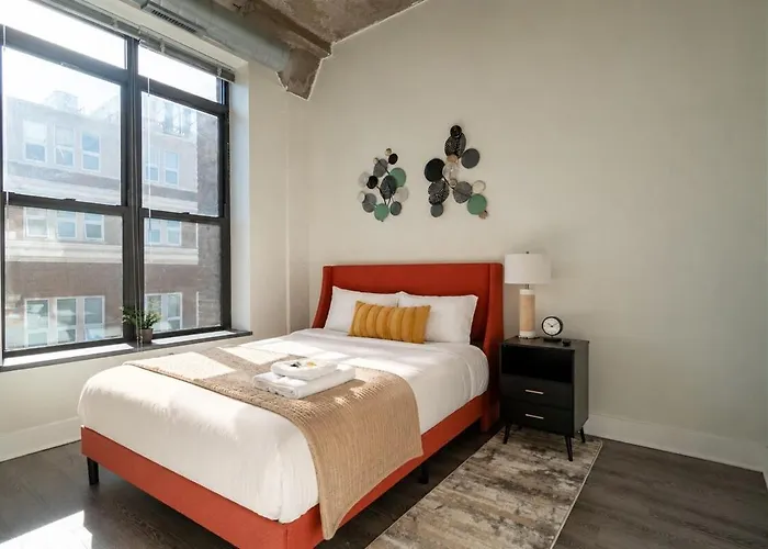 Apartment Spacious 2br Vacation With View, Optional Parking And Gym Near Mccormick Place & Downtown Attractions