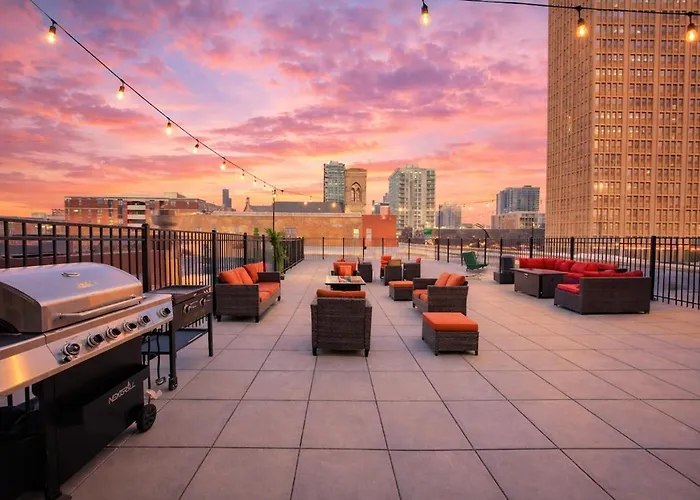 Apartment Spacious 2br Vacation With View, Optional Parking And Gym Near Mccormick Place & Downtown Attractions Chicago