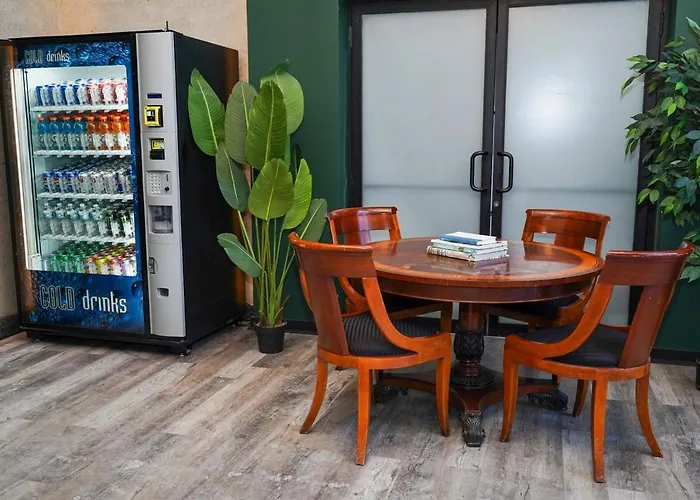 Spacious 2br Vacation With View, Optional Parking And Gym Near Mccormick Place & Downtown Attractions Apartment *