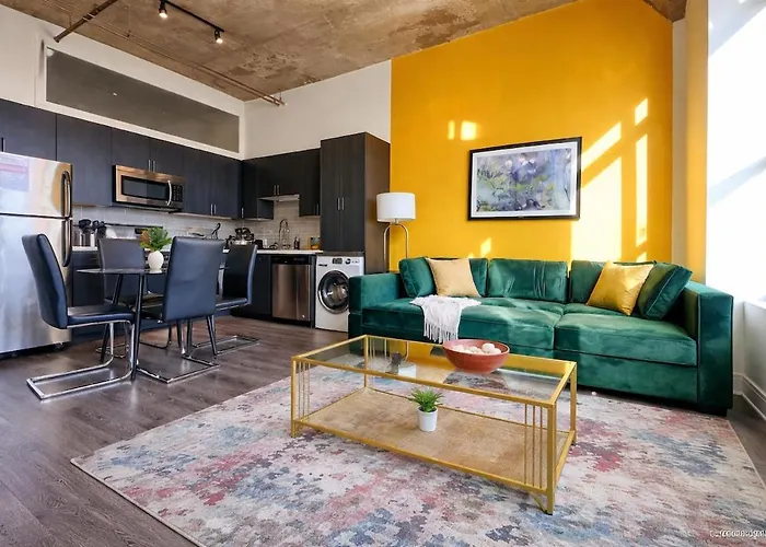 Spacious 2br Vacation With View, Optional Parking And Gym Near Mccormick Place & Downtown Attractions *
