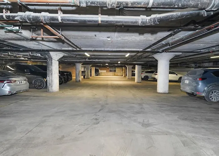 Spacious 2br Vacation With View, Optional Parking And Gym Near Mccormick Place & Downtown Attractions Apartment Chicago