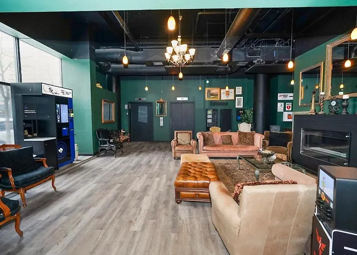 Spacious 2br Vacation With View, Optional Parking And Gym Near Mccormick Place & Downtown Attractions Apartment *